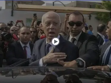 بالفيديو|| الرئيس التونسي يفاجئ المسافرين بمطار قرطاج ويحسم قضية بيع الخطوط التونسية وإشهار إفلاسها - وكالة ستيب نيوز