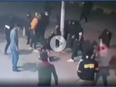 بالفيديو|| الميليشيات العراقية تقتحم أحد مراكز التدليك في بغداد وتجر النساء للطريق وتنهال عليهم ضرباً - وكالة ستيب نيوز