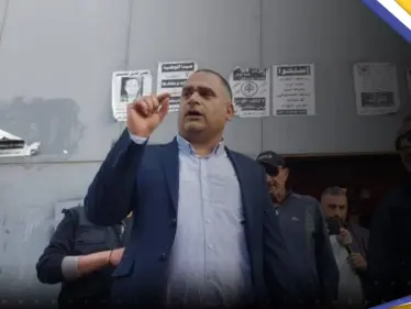 مسؤول لبناني يقتحم مصرفاً مطالباً بحل مشكلة "المودعين" ويتوعد بالمزيد (فيديو) - وكالة ستيب نيوز