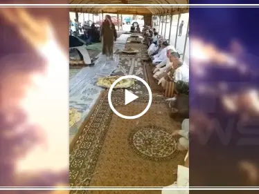 بعد مطالبة أهالي دير الزور بإسقاط النظام السوري شيخ عشيرة يقيم وليمة غداء ضخمة لشبيحته (فيديو) - وكالة ستيب نيوز