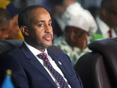 رئيس الصومال يوقف رئيس الوزراء عن العمل ببيانٍ رسمي.. ويكشف السبب - وكالة ستيب نيوز