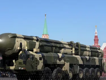 "إشعاع يستمر لقرون".. رئيس روسيا السابق يهدد بالنووي ورد من خارجية فرنسا - وكالة ستيب نيوز