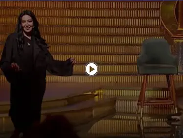 بالفيديو|| سمية الخشاب ترقص "خليجي" حافية القدمين في برنامج تلفزيوني وتعترف بعدد مرات زواجها - وكالة ستيب نيوز