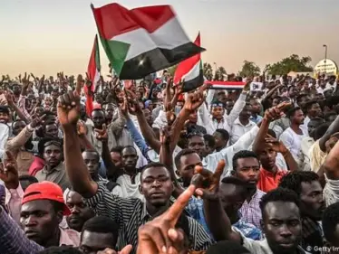 إغلاق جسر الملك نمر الهام قرب القصر الرئاسي في الخرطوم من قبل متظاهرين - وكالة ستيب نيوز