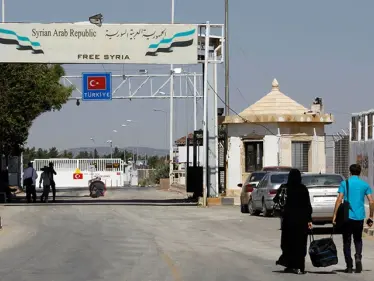 معبر باب السلامة الحدودي بين سوريا وتركيا يعلن افتتاح "إجازات العيد" أمام السوريين(صورة) - وكالة ستيب نيوز