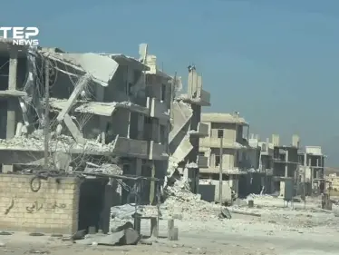 شاهد جانب من الدمار الهائل في الأحياء السكنية داخل مدينة خان شيخون جنوب إدلب جراء القصف الجوي العنيف - وكالة ستيب نيوز