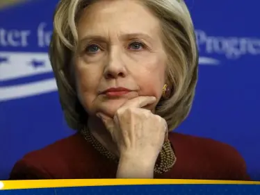 بالفيديو|| نشطاء يهاجمون هيلاري كلينتون ويصفونها بـ"مجرمة حرب" - وكالة ستيب نيوز