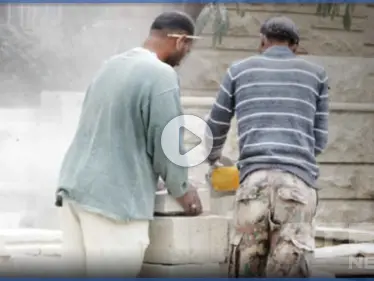 بالفيديو|| سعودي يصوّر عمال سوريين في السعودية ويشتكي لسلطاته منهم مثيراً موجة جدل - وكالة ستيب نيوز