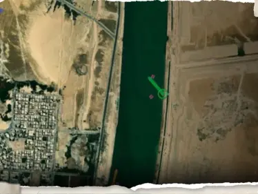 مصر تنجح بتعويم سفينة كبيرة جنحت بقناة السويس.. وأول فيديو لها بعد سحبها - وكالة ستيب نيوز