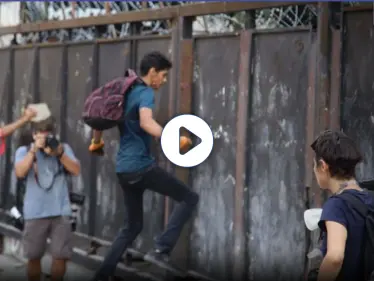 لبنان.. المتظاهرون إلى الشوارع مجددًا وأبواب مجلس النواب تتهاوى (فيديو) - وكالة ستيب نيوز