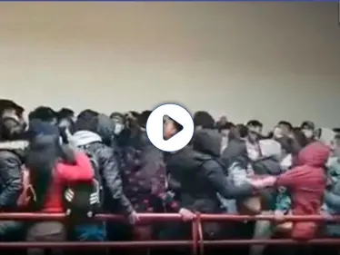 بالفيديو|| حادثة مروعة في بوليفيا.. مقتل 7 طلاب وجرح آخرين بانهيار طابق من الجامعة - وكالة ستيب نيوز