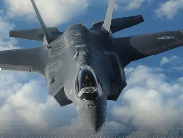 شاهد|| مقاتلة حربية إسرائيلية تعترض "جسماً غامضاً" فوق البحر الأحمر بعد الضربة المصرية - وكالة ستيب نيوز