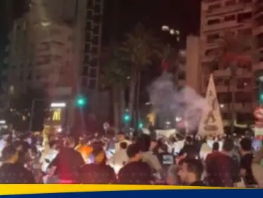 شاهد|| أنصار حزب الله يهاجمون نائباً لبنانياً.. تجمعوا حول منزله وهددوه - وكالة ستيب نيوز