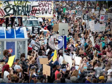 أمريكا على أعتاب "ثورة".. وترامب يصف المتظاهرين بـ "البلطجية" ويهدد بقتلهم (فيديو) - وكالة ستيب نيوز