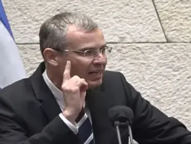 بالفيديو|| نائب يهودي يهاجم نواباً مسلمين في الكنيست الإسرائيلي بسبب "لغة القرآن الكريم"! - وكالة ستيب نيوز