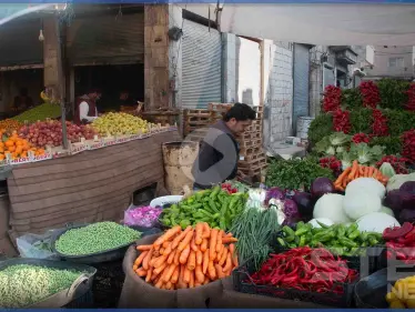 شاهد جانب من الأجواء الرمضانية في مدينة إدلب بالأسواق المكتظة قبيل آذان المغرب - وكالة ستيب نيوز