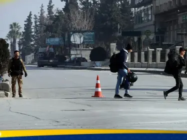 قوات قسد تصدر تحذيرا.. والدفاع السورية تتهمها بتفخيخ طرق حيي الشيخ مقصود والأشرفية - وكالة ستيب نيوز