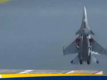 بالفيديو|| هبوط جنوني لـ مقاتلة روسية.. وتصاعد حدة القتال بين كييف وموسكو - وكالة ستيب نيوز