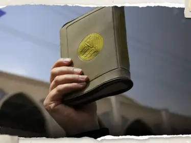 مجموعة دنماركية متطرفة تحرق نسخة من القرآن مجدداً أمام سفارتي تركيا والعراق (فيديو) - وكالة ستيب نيوز