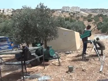 حداد نازح يلملم رزقه من تحت الأشجار .. تعرف على قصة أبو أحمد - وكالة ستيب نيوز