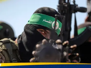 كتائب القسام تكشف كواليس مقتل نجل وزير الحرب الإسرائيلي بـ"نفق مفخخ".. وتعلن عن تطورات جديدة - وكالة ستيب نيوز