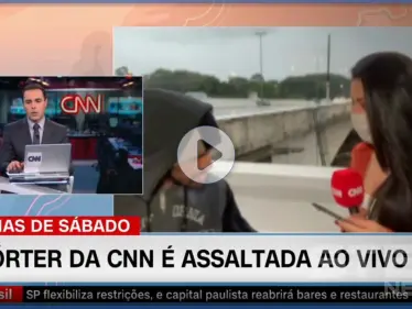 بالفيديو|| لص يسطو على مراسلة CNN خلال بث مباشر - وكالة ستيب نيوز