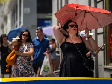 أوروبا تستنفر وتحذيرات من موجة حر "تاريخية" ستضربها - وكالة ستيب نيوز