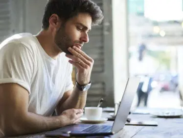 5 من العادات اليومية الخاطئة تُعجل بالشيخوخة! - وكالة ستيب نيوز