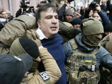 اعتقال الرئيس السابق إراكلي غاريباشفيلي بعد عودته من منفى 8 سنوات للمشاركة بالانتخابات ببلاده - وكالة ستيب نيوز