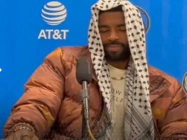 شاهد|| نجم كرة سلة أمريكي يفاجئ الصحفيين بظهوره.. ارتدى الكوفية الفلسطينية - وكالة ستيب نيوز