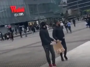 الشرطة الفرنسية تعلن عن عملية وسط باريس.. ومشاهد توثق هلعاً كبيراً بين المواطنين - وكالة ستيب نيوز