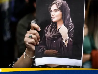 بعد حصولها على "جائزة ساخاروف".. إيران تمنع عائلة مهسا أميني من مغادرة البلاد - وكالة ستيب نيوز