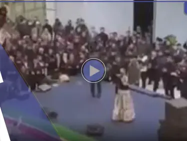 بالفيديو|| بشكل مفاجئ رئيس دولة ينضم فجأة إلى حفل شعبي ضخم ويرقص مع مغنية استعراضية مثيراً دهشة الحضور - وكالة ستيب نيوز