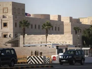 السفارة الأمريكية بالأردن تتوعّد التجار بـ "عقوبات ولوائح سوداء" بحال تعاملوا مع الأسد مجددًا - وكالة ستيب نيوز