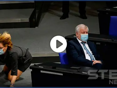 بالفيديو|| وزيرة الزراعة الألمانية تقع على الأرض وتلوي كاحلها في جلسة رسمية - وكالة ستيب نيوز