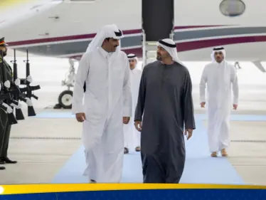 محمد بن زايد وتميم بن حمد يبحثان التصعيد العسكري وتداعياته على أمن المنطقة - وكالة ستيب نيوز