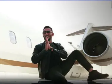 محمد رمضان يثير الجدل بين متابعيه بمقطع مصور  مع "المضيفة الحنينة " داخل طائرته الخاصة (فيديو) - وكالة ستيب نيوز