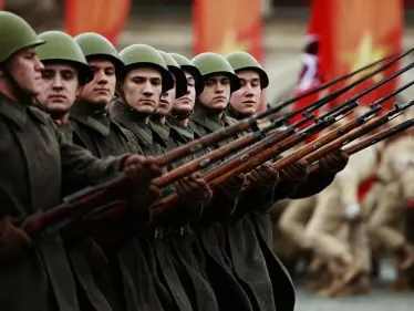 "الجيش الأحمر" السوفيتي الذي انبثق عن ثورة ومضت آثاره مع أثار حربٍ عالمية.. تعرّف عليه - وكالة ستيب نيوز