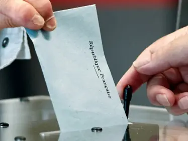 النتائج الأولية للانتخابات الإقليمية بـ فرنسا تخيب آمال حزب ماكرون.. تعرف على الحزب المتقدم حتى الآن - وكالة ستيب نيوز