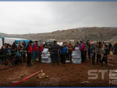 مبادرة سنشد عضك بأخيك محاكاة لواقع نازحي مخيمات الشمال السوري - وكالة ستيب نيوز