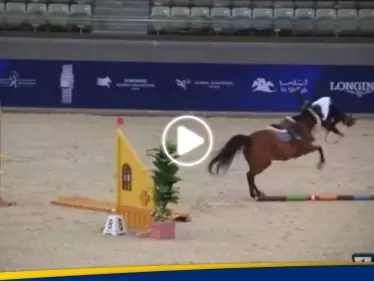 شاهد|| لحظة سقوط نجل أمير قطر من على ظهر جواده أثناء مشاركته ببطولة عالمية - وكالة ستيب نيوز