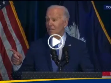 بالفيديو|| زلة لسان من بايدن.. بماذا وصف ترامب وطلب فوراً المسامحة من الحاضرين؟ - وكالة ستيب نيوز