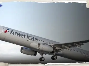 فضيحة على متن طائرة أمريكية.. مضيف يثبت كاميرا تجسس داخل حمام (صور) - وكالة ستيب نيوز