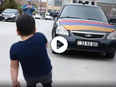 لقبه "الطفل المعجزة".. بعمر 5 سنوات يسحب سيارتين بأطراف أصابعه (فيديو) - وكالة ستيب نيوز