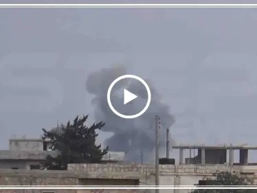 شاهد تصاعد أعمدة الدخان جراء القصف الجوي الروسي على مدن سراقب وخان السبل جنوب إدلب - وكالة ستيب نيوز