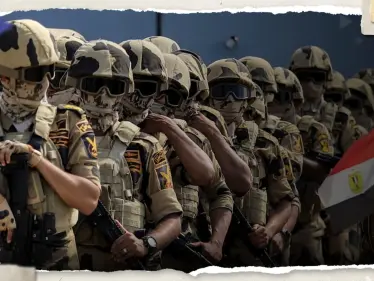 رئيس الحكومة المصرية يصل إلى الكتيبة 101 على خط الجبهة ويتحدث عن 