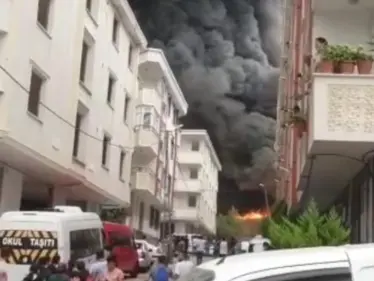بالفيديو|| حريق ضخم في منطقة أسنيورت بإسطنبول التركية - وكالة ستيب نيوز