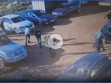 بالفيديو|| "شباب التلال" المتطرفين يحطمون سيارات فلسطينية قرب رام الله.. وحملة اعتقالات واسعة - وكالة ستيب نيوز