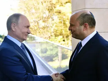 بوتين يتحدث لرئيس الوزراء الإسرائيلي عن "نقاط تماس" بشأن سوريا.. والأخير يصفه بـ"صديق حقيقي" - وكالة ستيب نيوز