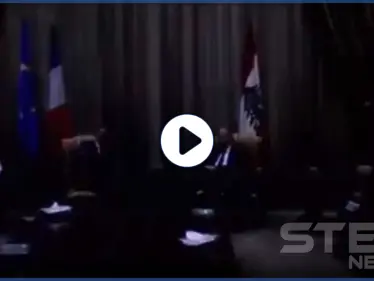 بالفيديو|| موقف محرج أثناء استقبال ماكرون بقصر الرئاسة في بيروت.. وامرأة لبنانية تنصحه بصوتٍ عالٍ - وكالة ستيب نيوز